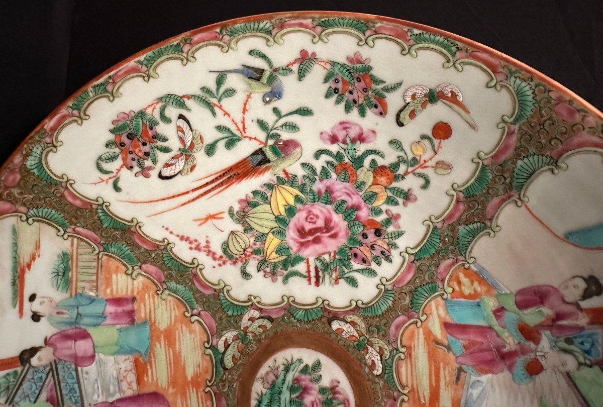 China Large Hollow Porcelain Dish In Canton Enamels Late 19th Century-photo-1
