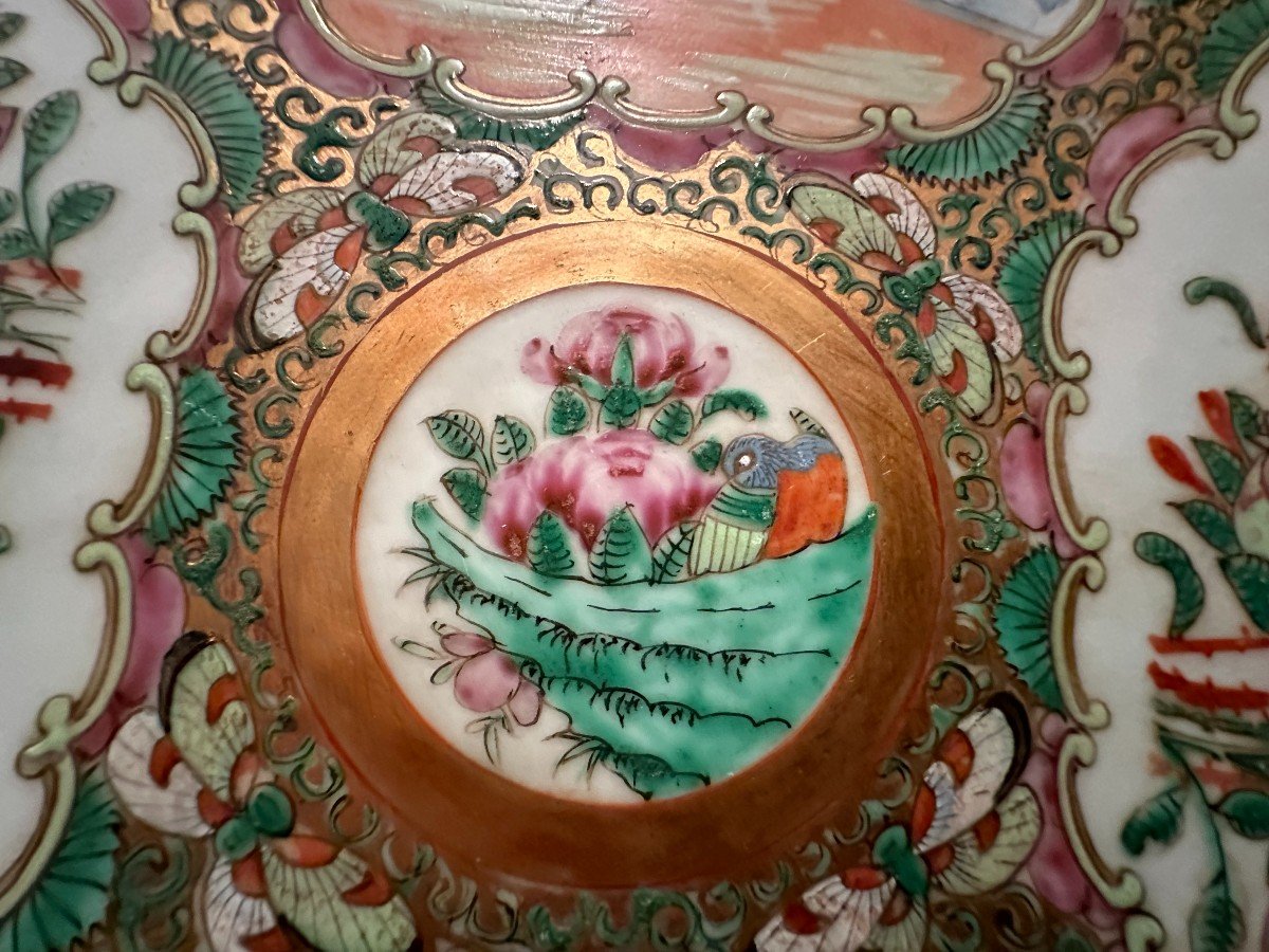 China Large Hollow Porcelain Dish In Canton Enamels Late 19th Century-photo-5