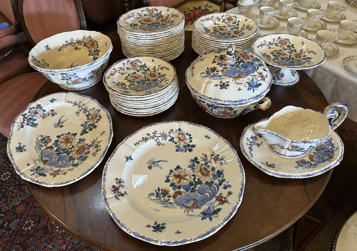 Gien 45-piece Earthenware Dinner Service With Roosters And Peonies, Circa 1900