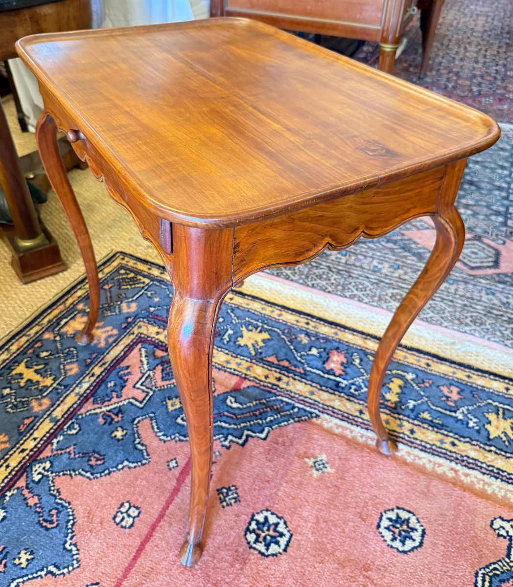 Petite table à plateau en cabaret style  Louis XV merisier clair époque XIXème-photo-3
