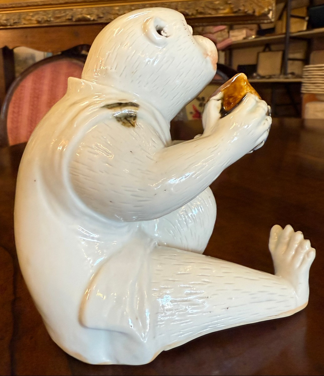 Singe à la pêche de longévité en porcelaine d'Hirato Japon fin XIXème .-photo-4