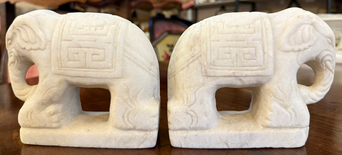 Indochine paire d'éléphants en marbre blanc vers 1930-photo-3