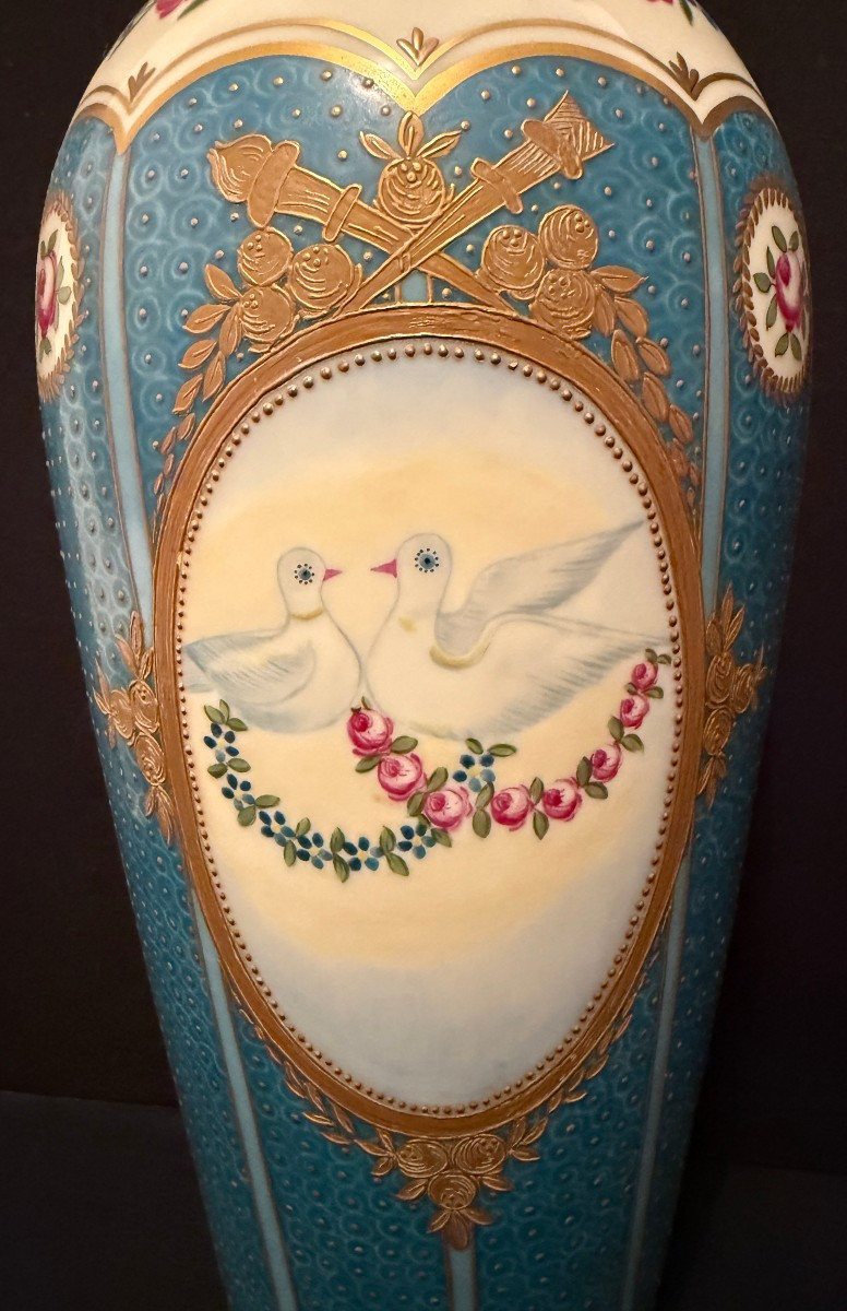 Grand vase aux colombes dans le goût de Sèvres Porcelaines d' Art Limoges-photo-5