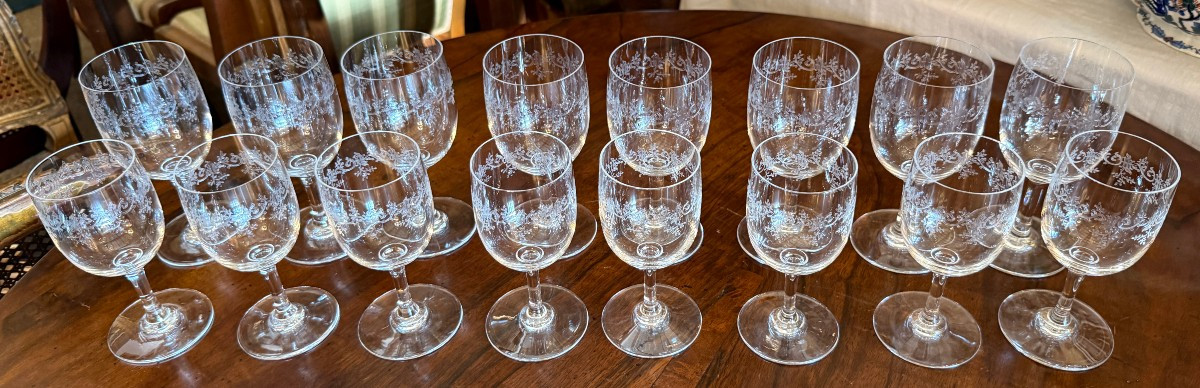 Baccarat service de 8 verres à eau et 8 verres à vin rouge en cristal modèle Sévigné état neuf 