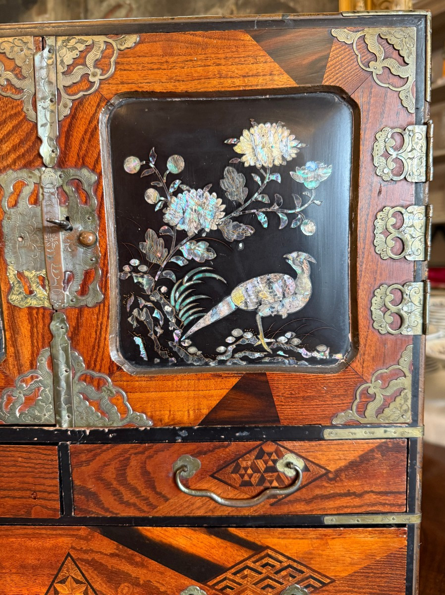 Cabinet en laque du Japon  , marqueterie Yosegi et nacre fin XIXème-photo-4