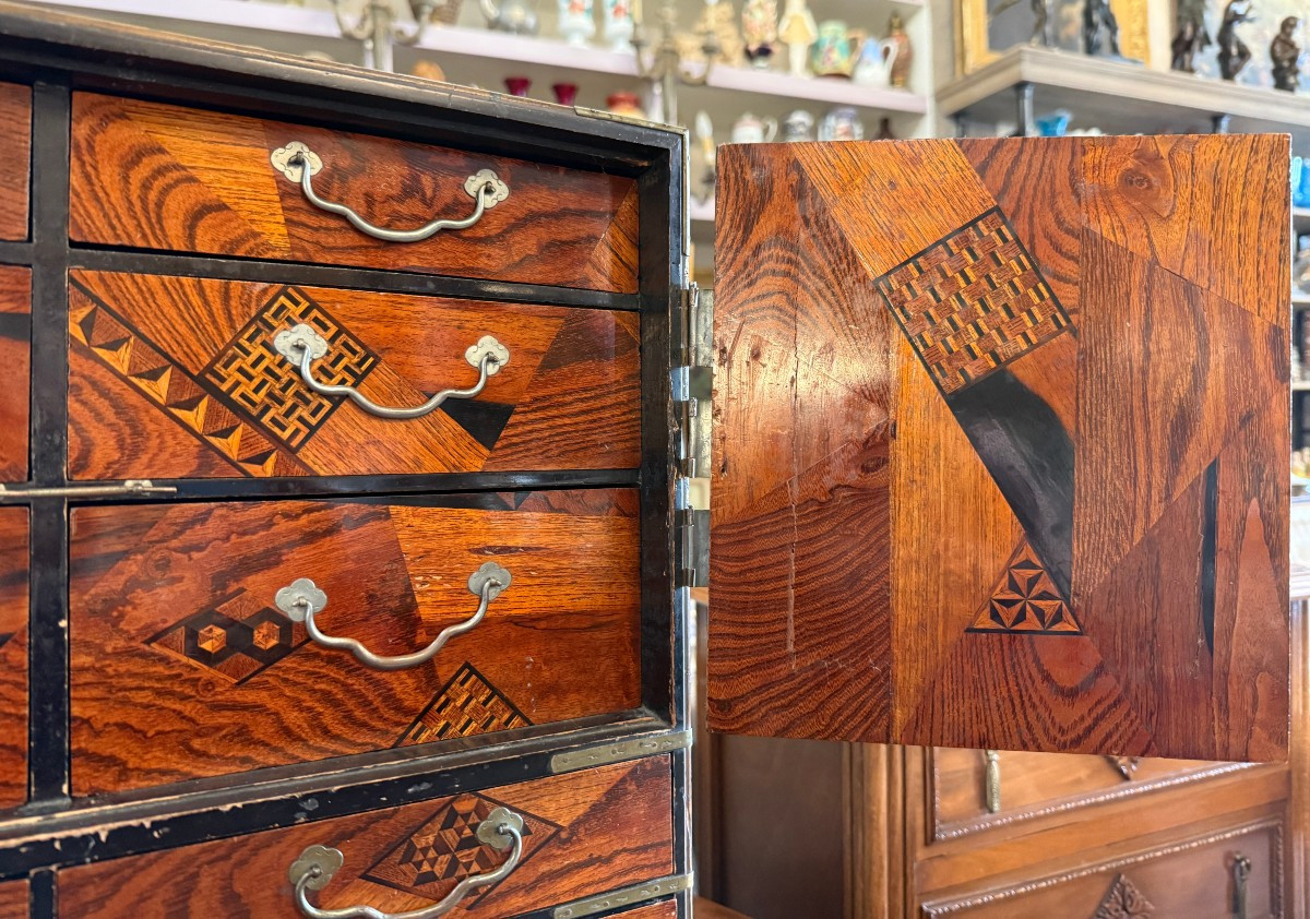 Cabinet en laque du Japon  , marqueterie Yosegi et nacre fin XIXème-photo-5