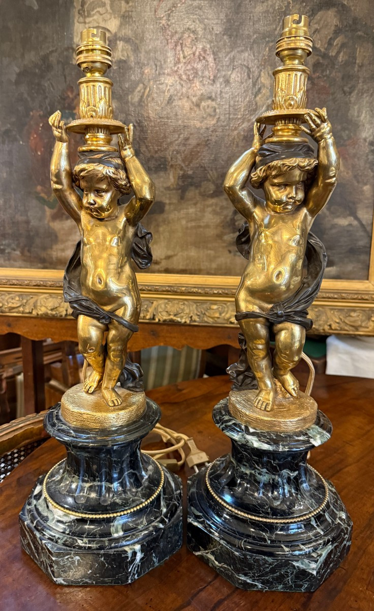 Importante paire de lampes aux putti bronze doré et marbre  fin XIXème 53 cm