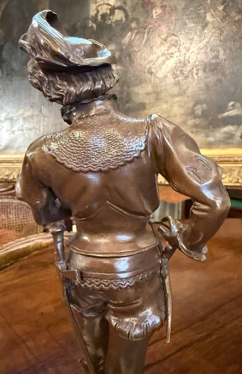 Petite sculpture bronze gentilhomme renaissance au plastron lisant un billet  par Alfred Barye -photo-4