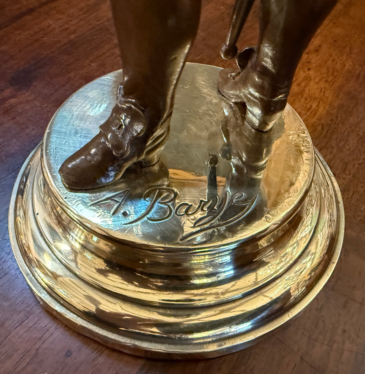 Petite sculpture bronze gentilhomme renaissance au plastron lisant un billet  par Alfred Barye -photo-7