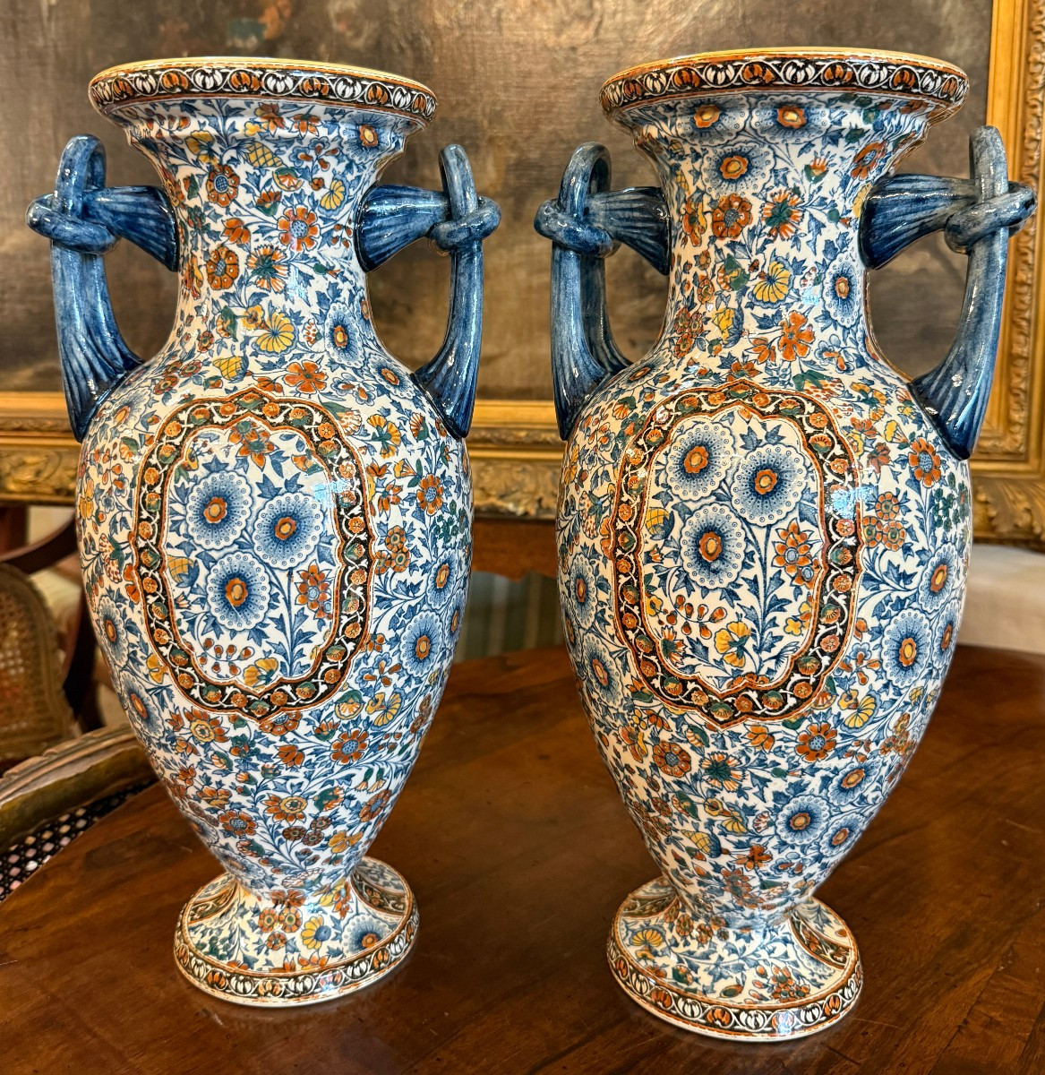Gien importante paire de vases en faïence fine décor cachemire vers 1900 40 cm