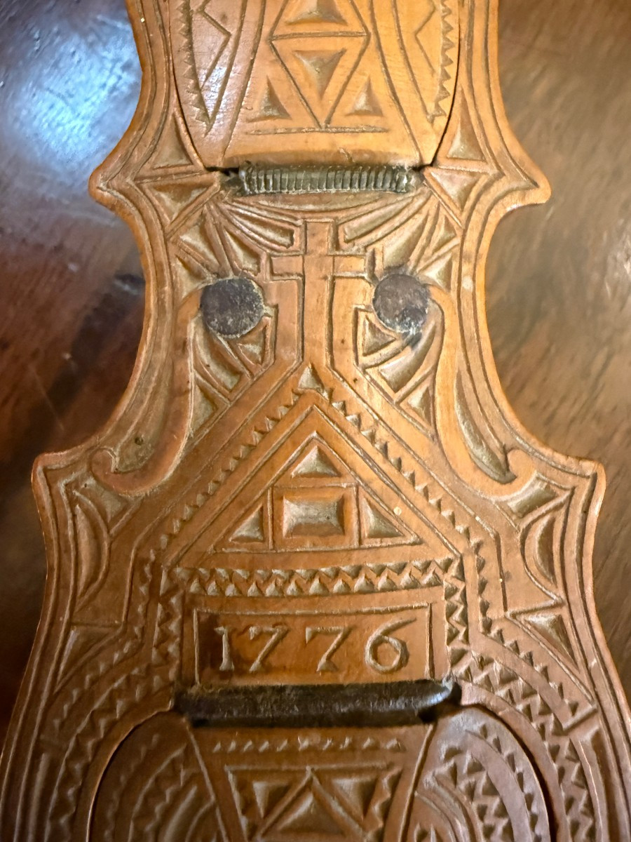 Boxwood Snuffbox Louis XV Period In The Shape Of A Violin Dated 1776-photo-3