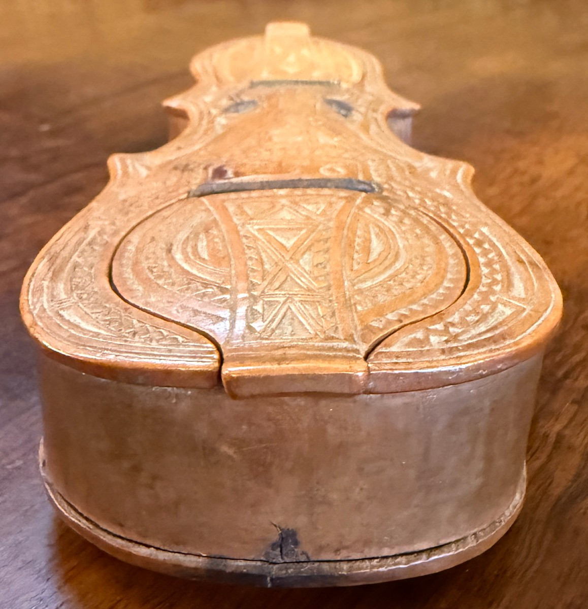 Boxwood Snuffbox Louis XV Period In The Shape Of A Violin Dated 1776-photo-1