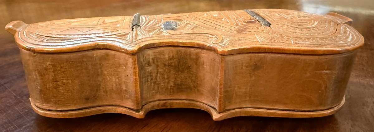 Boxwood Snuffbox Louis XV Period In The Shape Of A Violin Dated 1776-photo-4