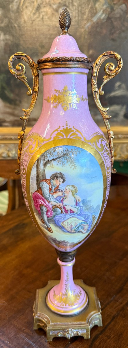 Pair Of Pink Porcelain Vases With Bronze Mounts In The Late 19th Century Sèvres Style-photo-3