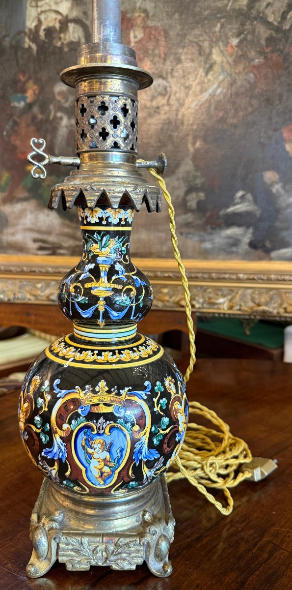 Gien paire de lampes à pétrole en faïence décor renaissance fond noir fin XIXème-photo-2