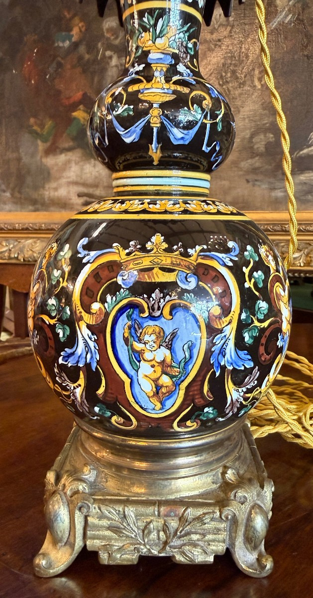 Gien paire de lampes à pétrole en faïence décor renaissance fond noir fin XIXème-photo-4