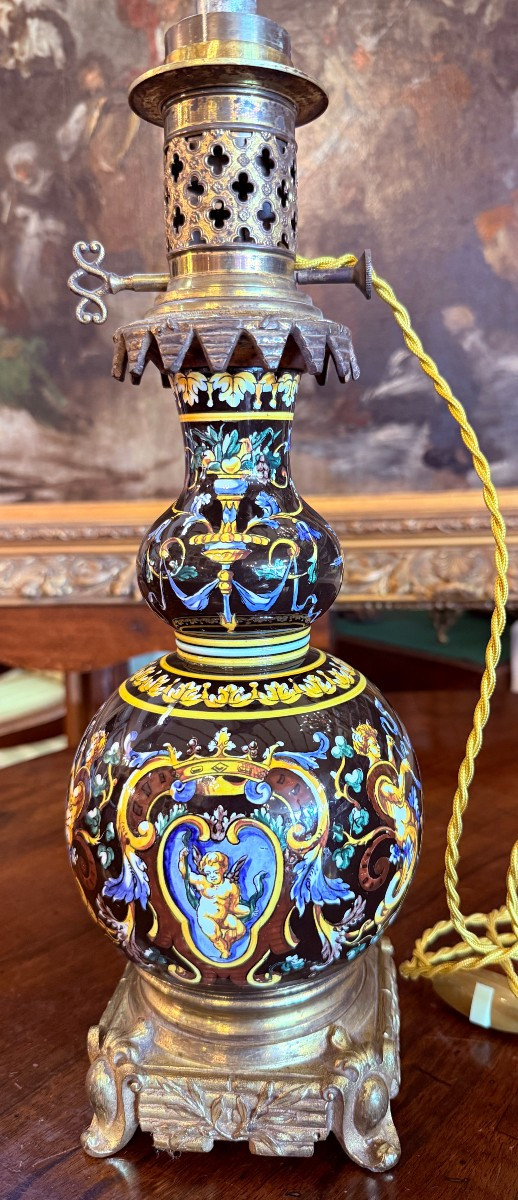 Gien paire de lampes à pétrole en faïence décor renaissance fond noir fin XIXème-photo-4