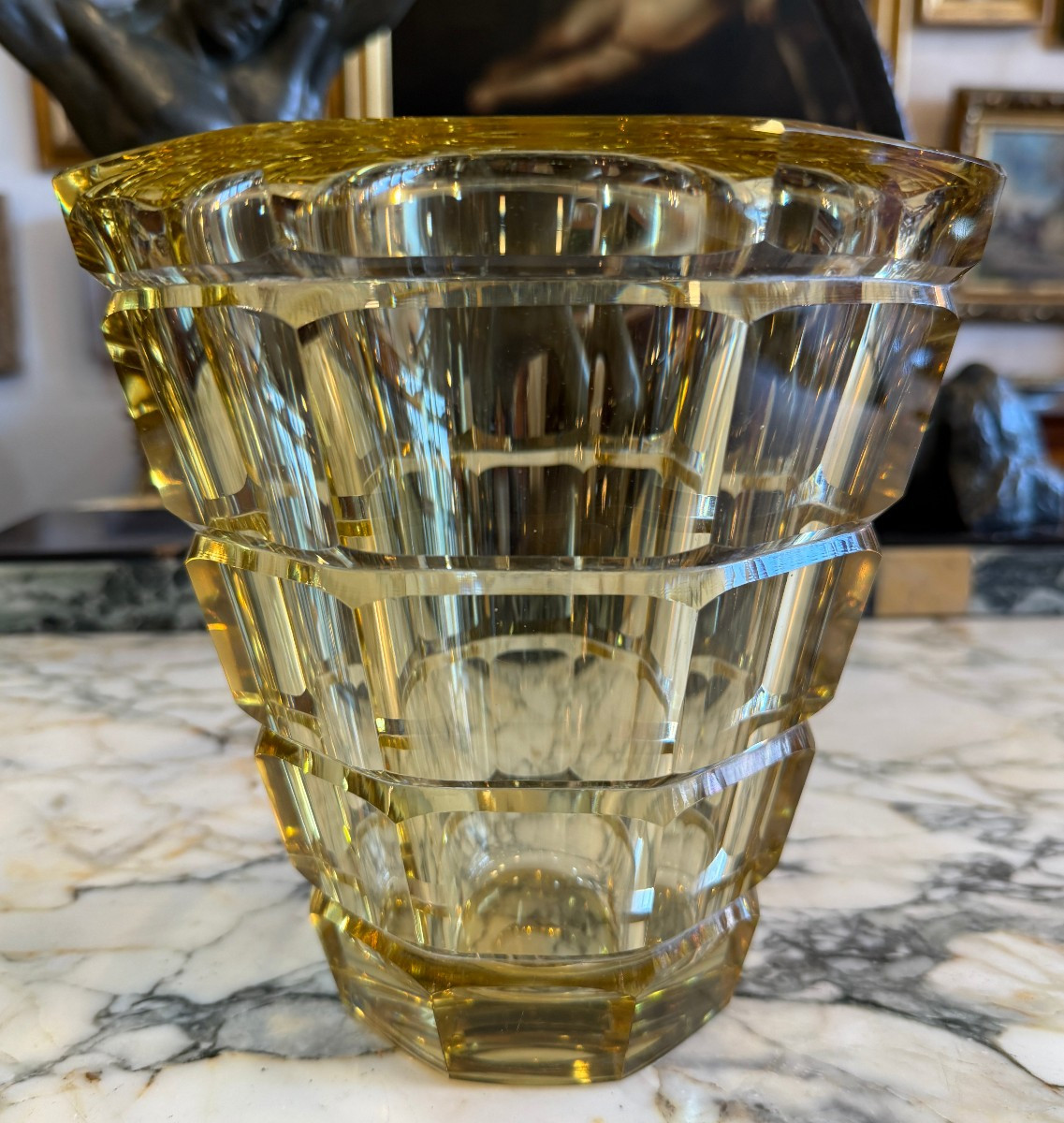 Daum vase Art Déco cristal jaune vers 1930