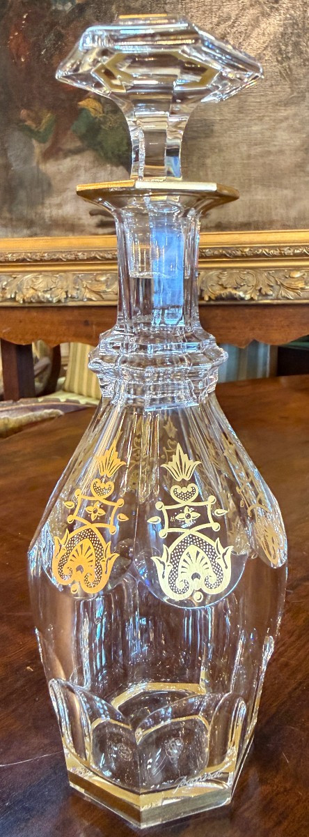 Baccarat carafe à liqueur modèle Harcourt Empire en cristal doré .