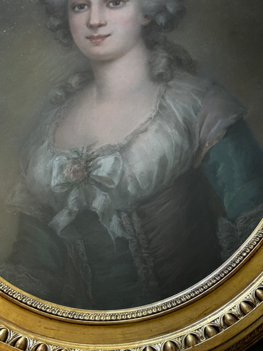 Grand pastel portrait de jeune femme élégante aux roses dans le goût du XVIIIème-photo-2