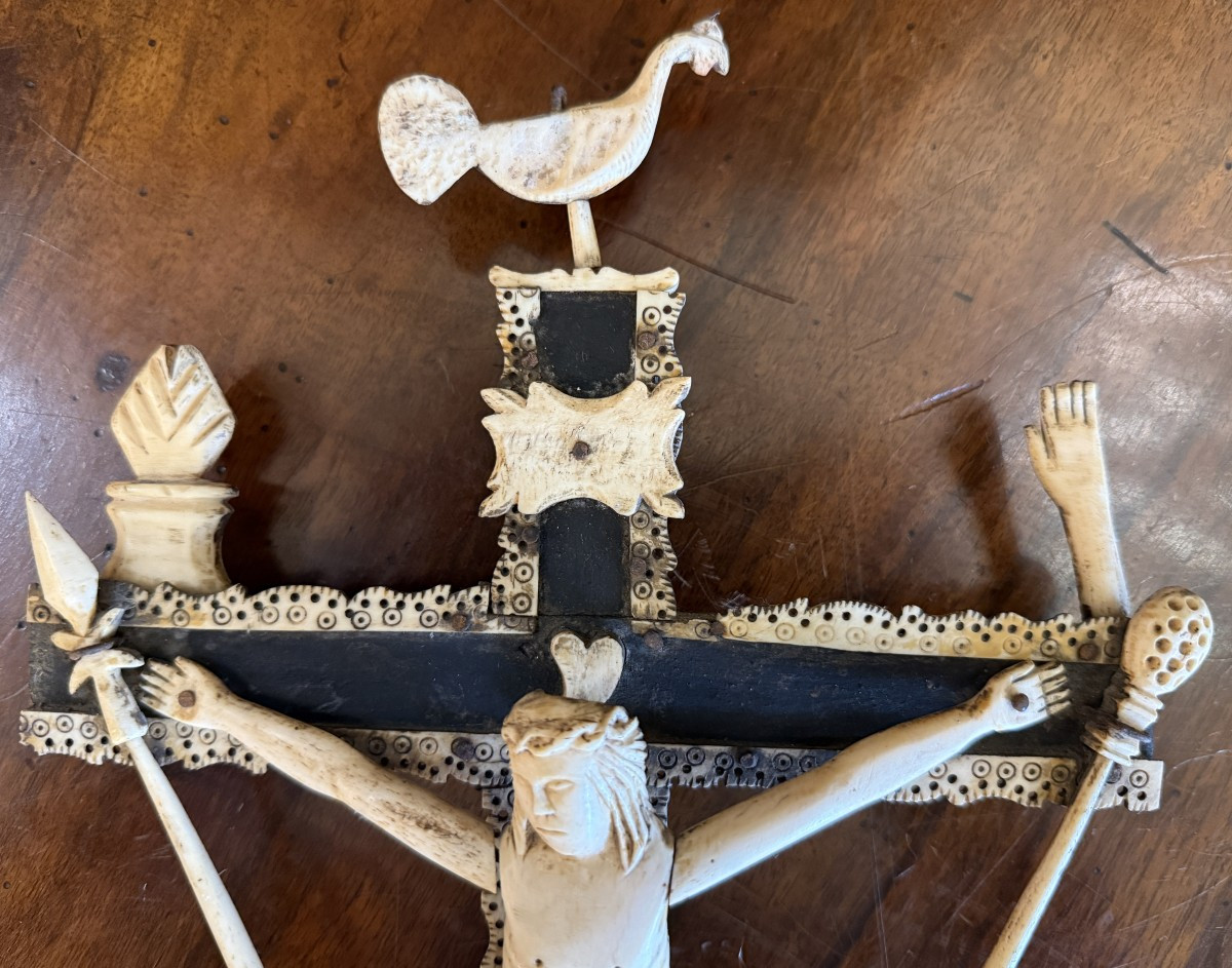 Christ On The Cross , Mary , Mary Magdalene And Attributes Of The Passion Art Populaire Os XIXème-photo-2