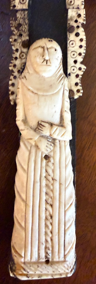 Christ On The Cross , Mary , Mary Magdalene And Attributes Of The Passion Art Populaire Os XIXème-photo-1