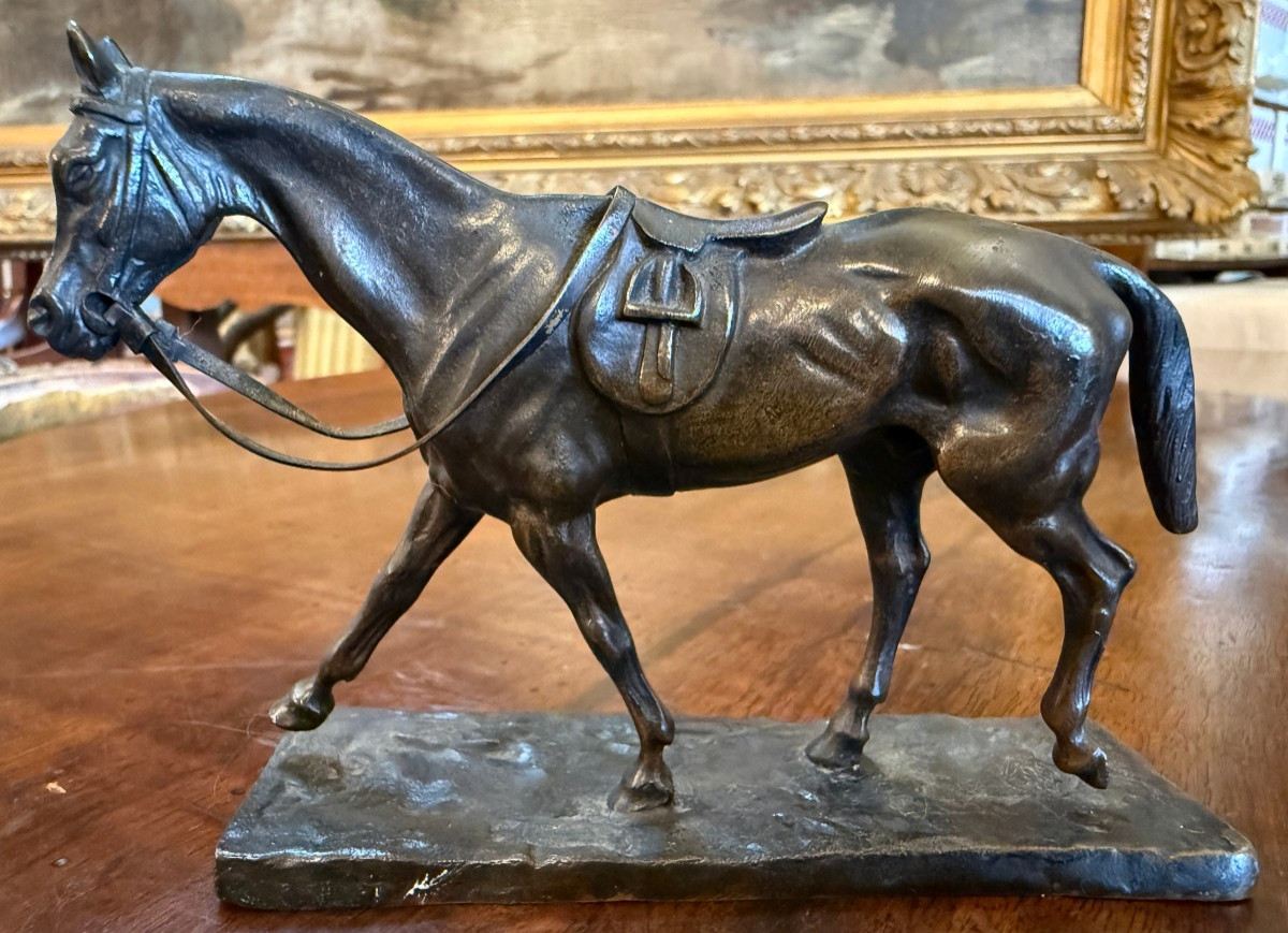 Petite sculpture bronze cheval de course au pas par Gaston d'Illiers fonderie de Saint Maur 