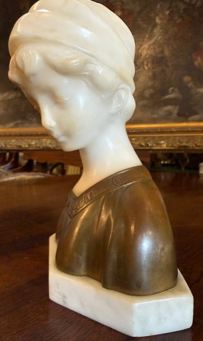 Small Bust Sculpture Of A Young Woman In Alabaster, Gilded Bronze, And Marble By René Maquet, Late 19th Century-photo-4