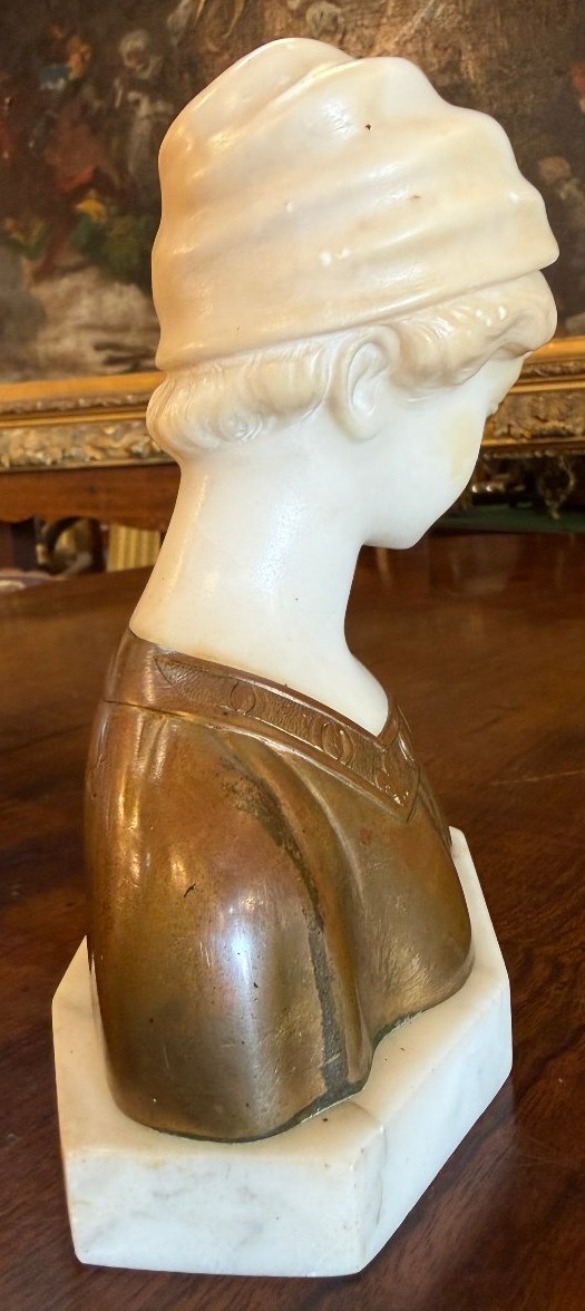 Small Bust Sculpture Of A Young Woman In Alabaster, Gilded Bronze, And Marble By René Maquet, Late 19th Century-photo-3