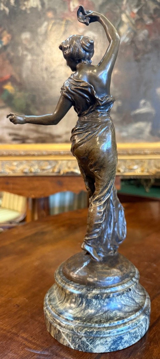 Sculpture bronze femme au loup dansant par Gustave Dussart  fin XIXème-photo-1