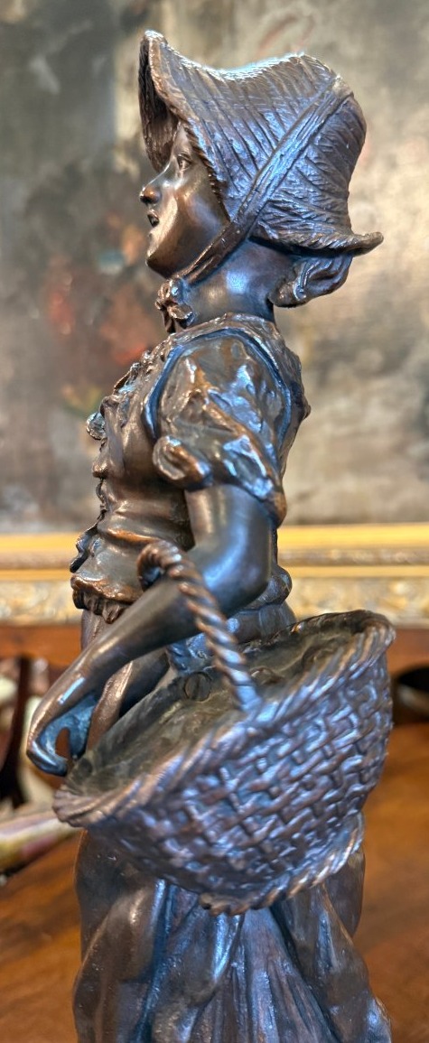 Sculpture bronze jeune femme au bidon de lait et au panier par Paul Dubois .-photo-3