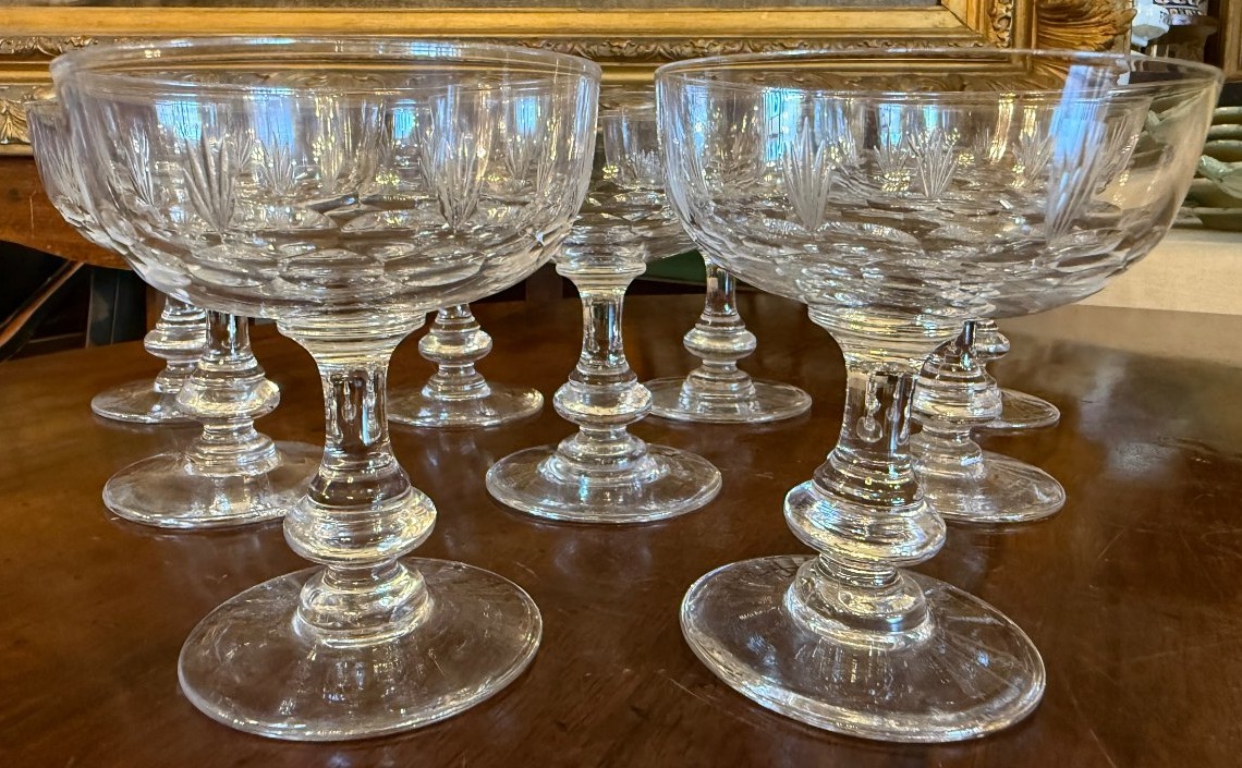 Baccarat neuf coupes à champagne en cristal fin XIXème