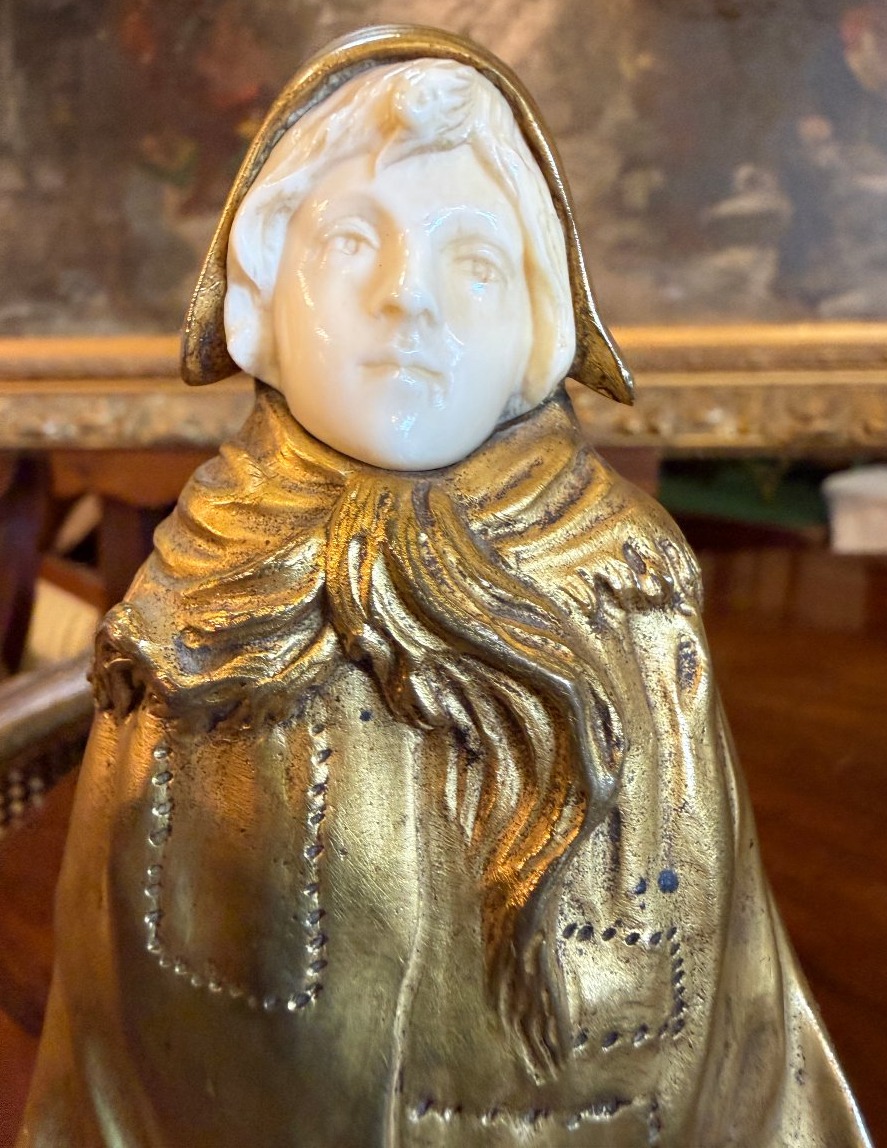 Gilded Bronze And Ivory Resine  Sculpture Of A Young Woman By The Vendée Sculptor Jean Garnier -photo-2