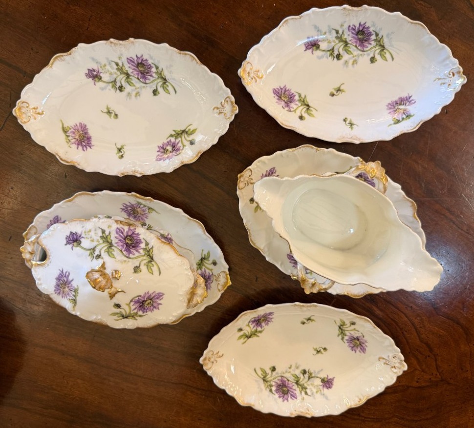 Art Nouveau Tableware Set With Mauve Chrysanthemum Design, Limoges Porcelain, 65-piece Set-photo-3