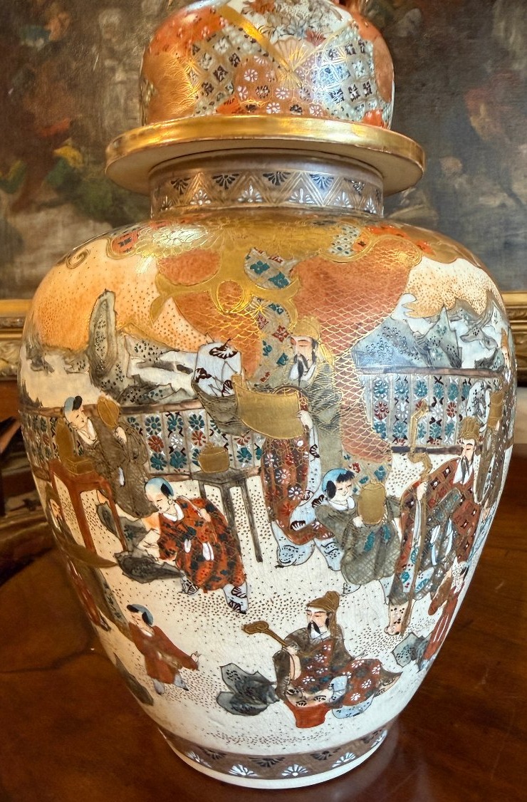 Japon Satsuma paire de vases couverts en faïence ère Meiji (1868-1912)-photo-4