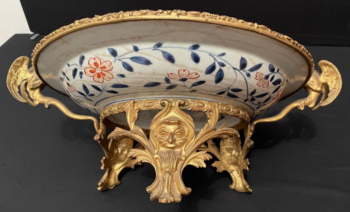 Flat Japanese Dish With Imari Decoration From The Early 19th Century, Set In A Gilded Bronze Frame Featuring Dragons From The Napoleon III Era -photo-4