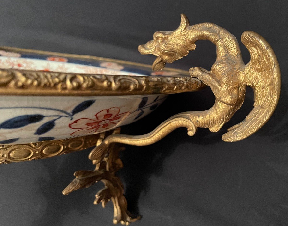 Flat Japanese Dish With Imari Decoration From The Early 19th Century, Set In A Gilded Bronze Frame Featuring Dragons From The Napoleon III Era -photo-5