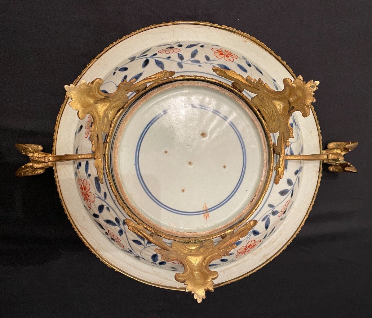 Flat Japanese Dish With Imari Decoration From The Early 19th Century, Set In A Gilded Bronze Frame Featuring Dragons From The Napoleon III Era -photo-6