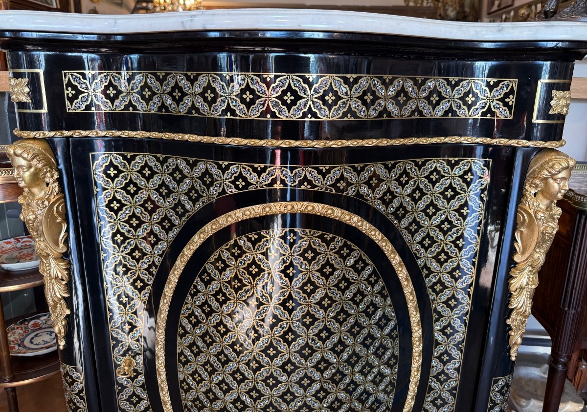 Napoleon III-era Double-curved Sideboard With Elaborate Mother-of-pearl And Brass Marquetry-photo-3