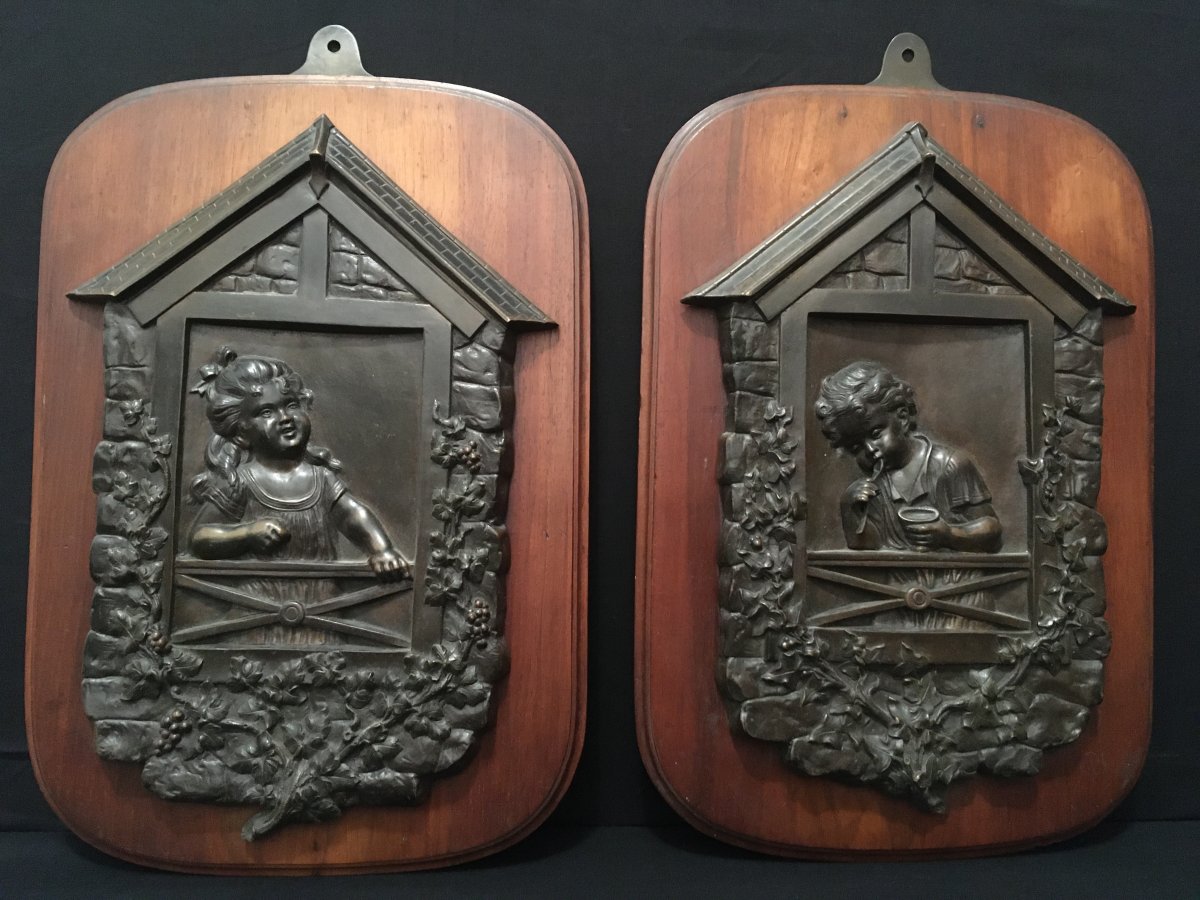 Paire De Plaques Bronze Enfants Aux Fenêtres XIXème Siècle