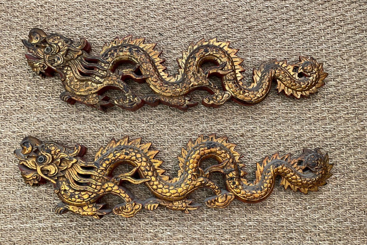 China Two Dragons In Golden Wood And Red Lacquer Nineteenth Century