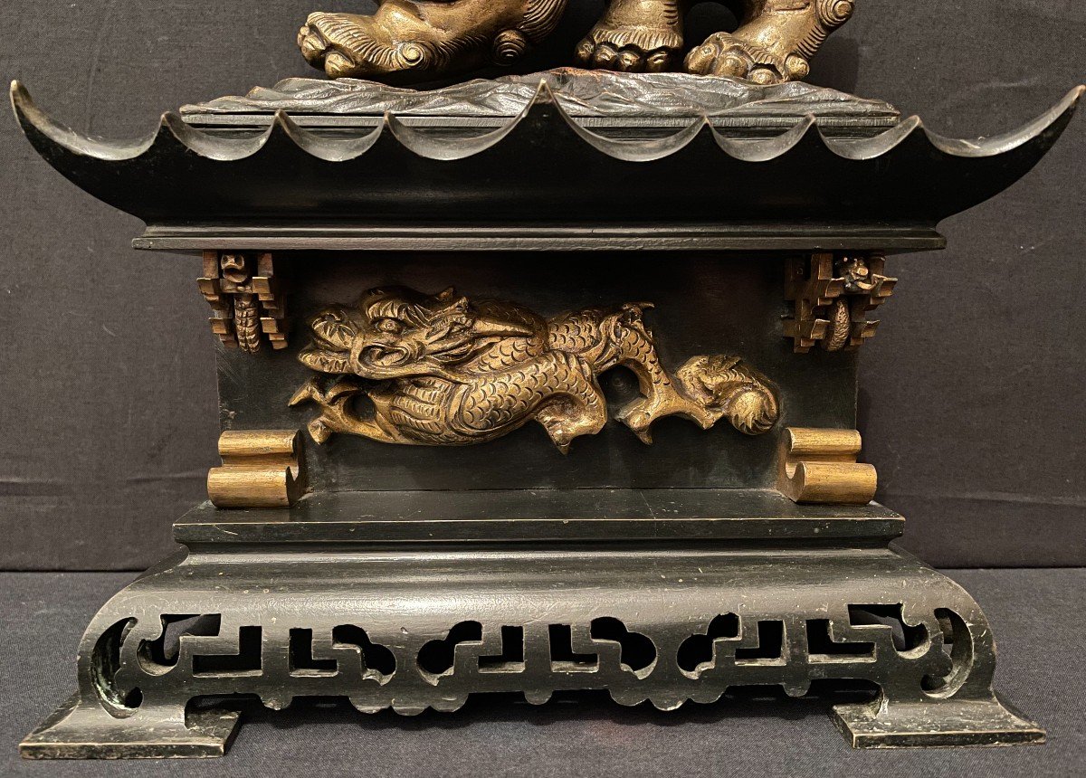 China Fô Dog Gilt Bronze On Nineteenth Century Bronze Pagoda Base-photo-1