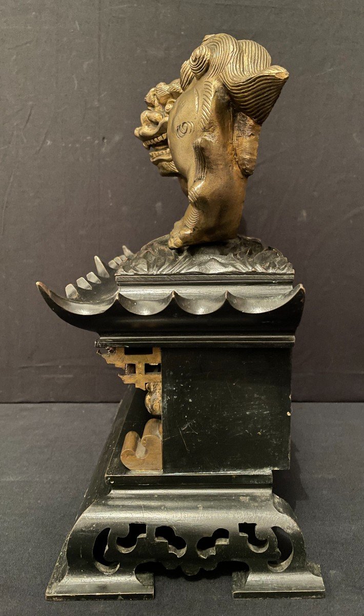 China Fô Dog Gilt Bronze On Nineteenth Century Bronze Pagoda Base-photo-2