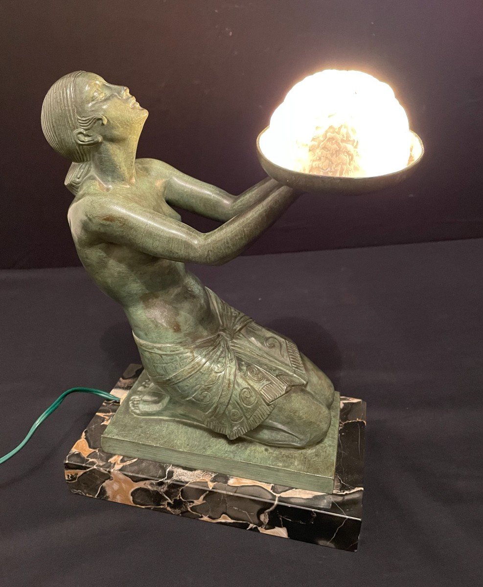 Le Faguays  et Daum Lampe Veilleuse Art Déco l'Offrande