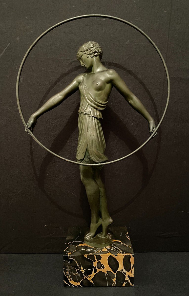 Statue Art Déco Danseuse Au Cerceau Par Le Faguays 46 cm