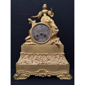 Pendule Bronze Doré Romantique  Femme Au Billet Doux époque Restauration Début XIXème