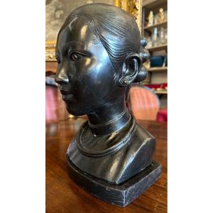 Bronze Head Of Young Woman School Of Applied Arts Of Biên Hòa Saigon Vietnam 20th Century