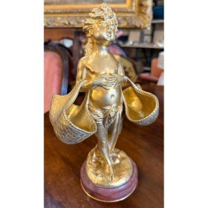 Sculpture bronze doré Art Nouveau  jeune fille aux paniers par Joseph Chéret E Soleau fondeur