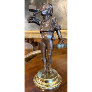 Small Bronze Sculpture Of A Renaissance Man Drinking By Alfred Barye, 19th Century
