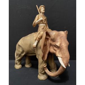 Fakir Sur Un éléphant Porcelaine Royal Dux XIXème